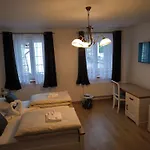 Pensjonat Lamija Jesenice U Rakovnika