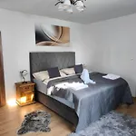 Pensjonat Lamija Jesenice U Rakovnika 3*